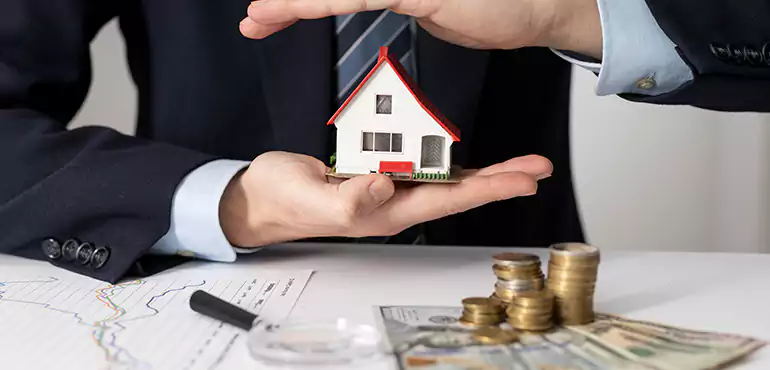 Who Do We Buy Houses From in Peoria Heights, IL?