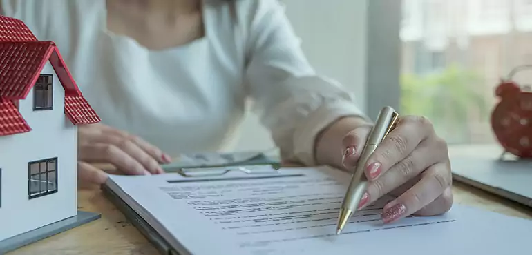 We Buy Homes to Help You Pay Off Debt – No Repairs or Upgrades Needed in Peoria Heights, IL